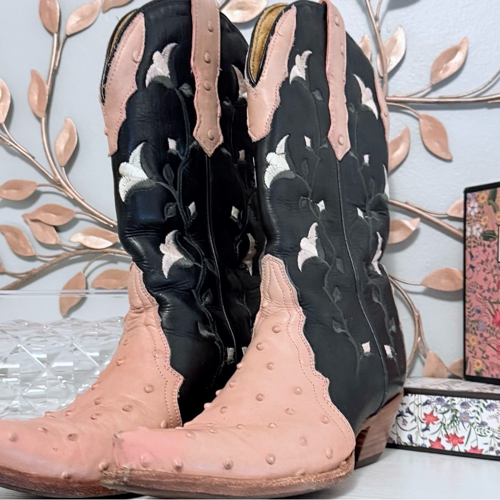 🔥 Authentic Jaca Boots Pink & Black Embroidery Size 6 🔥